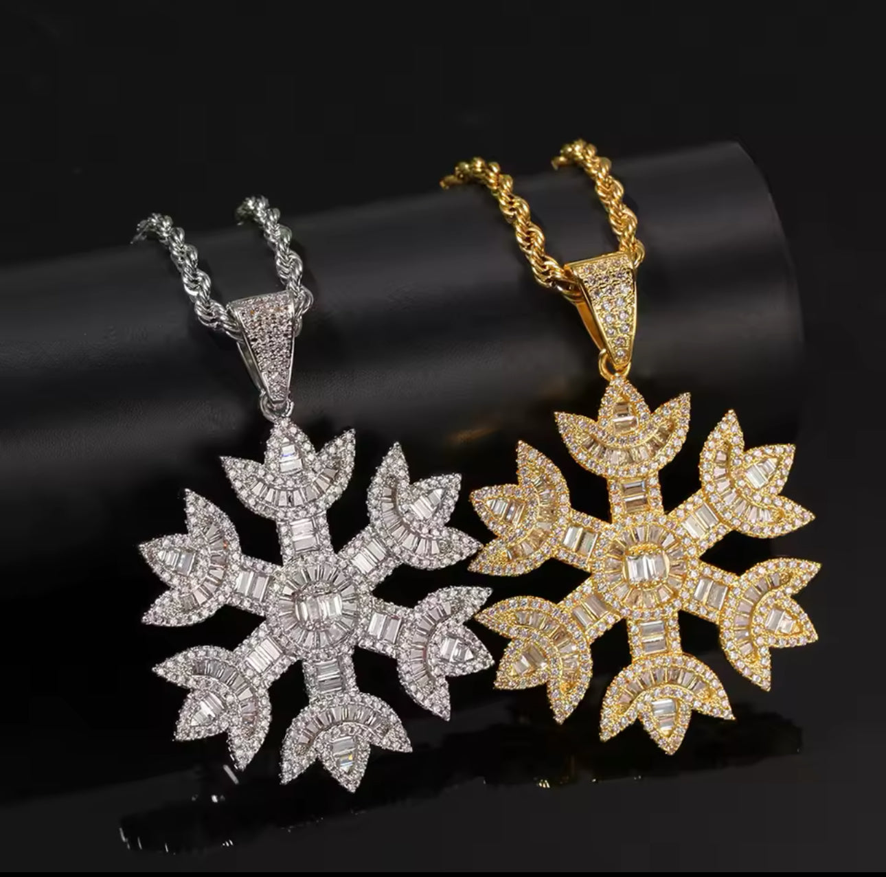 So icey flake necklace